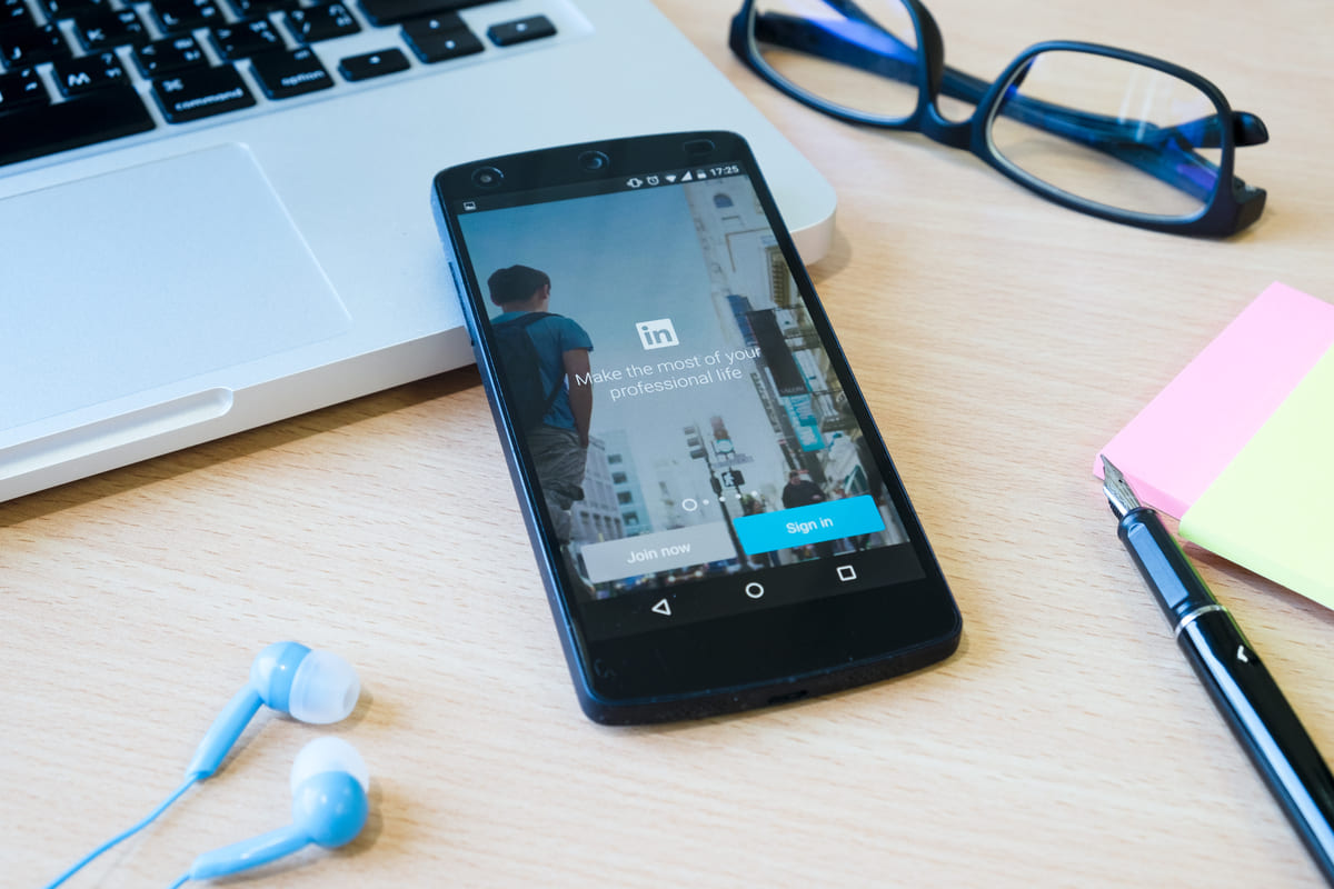 Sua Empresa É Global? Qual Idioma Usar no LinkedIn